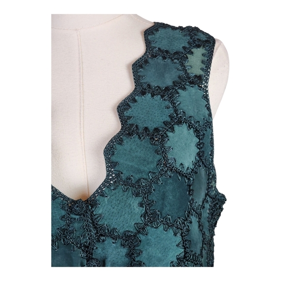 SOLD Rare Vintage LEATHET Green Suede Patchwork Vest Boho Scallop Crochet Size S - Picture 4 of 11